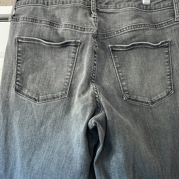 UNIVERSAL THREAD Gray distressed Skinny Jeans, Size 10/30 - Picture 5 of 7